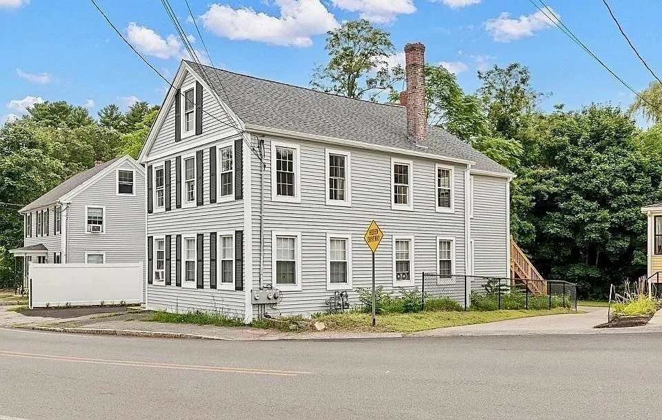 Building Photo - 199 Andover St #1