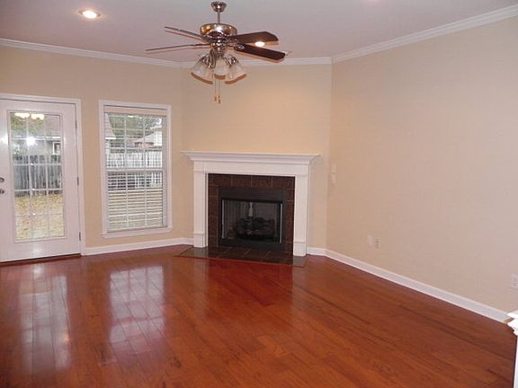 2nd image of 115 Belvedere Ln