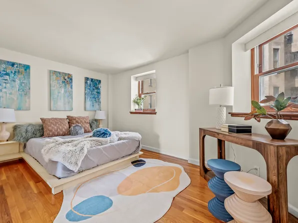 305 Second Avenue image 9 of 32