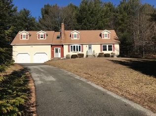 31 Woodland Rd, Uxbridge, MA 01569