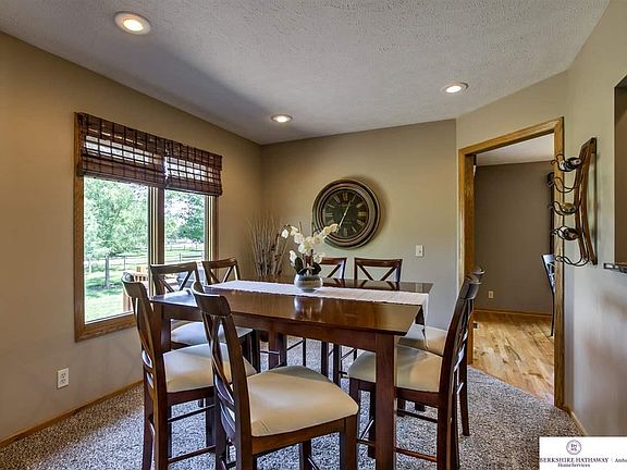 4th image of 21104 Schofield Dr