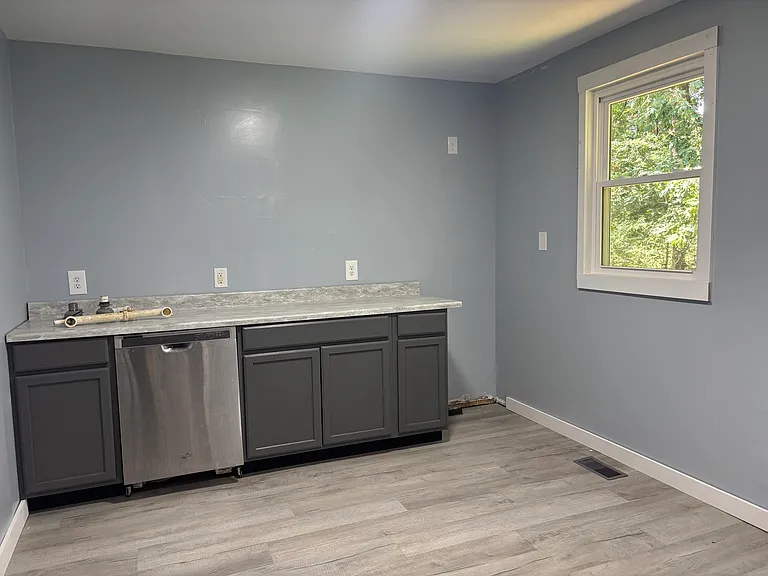 1922 Atkins Dr — Photo 10