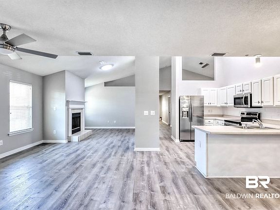 4th image of 381 Savannah Ln