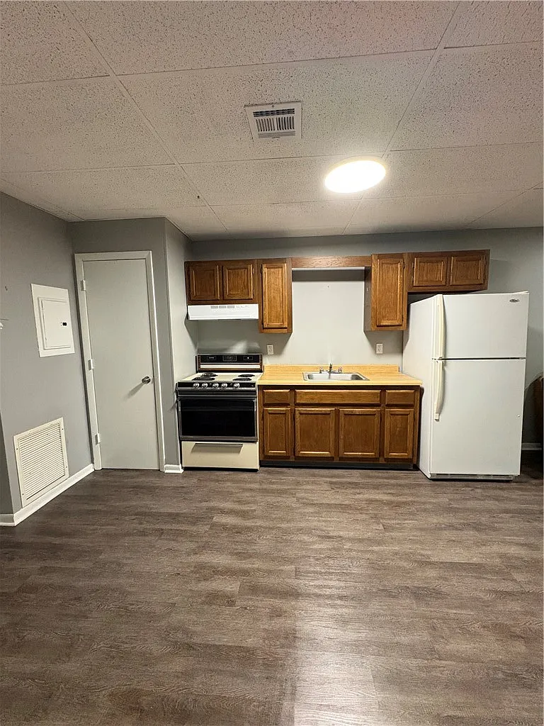 1 bed, 800 sqft, $850 — Photo 2