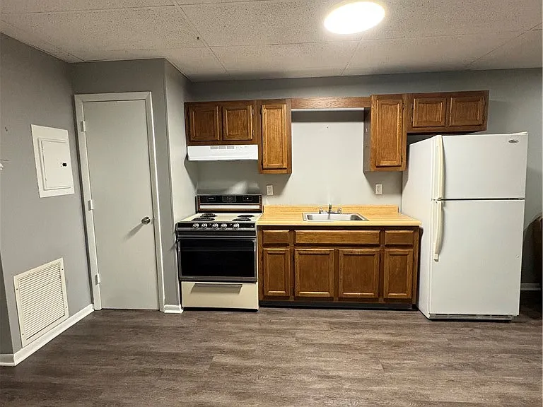 4200 Arnold Ave #8 — Photo 2
