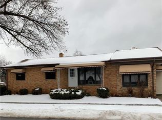 301 Homecrest Dr, Amherst, NY 14226