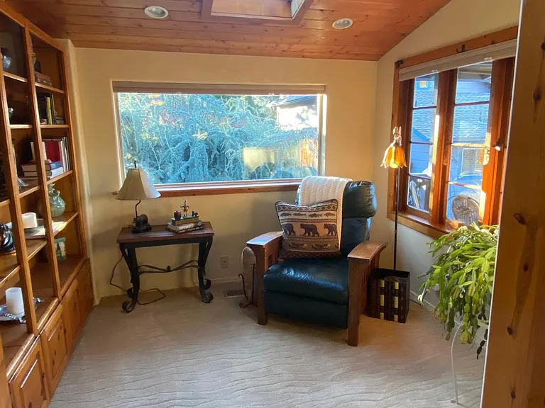 2444 Rogue River Hwy — Photo 23