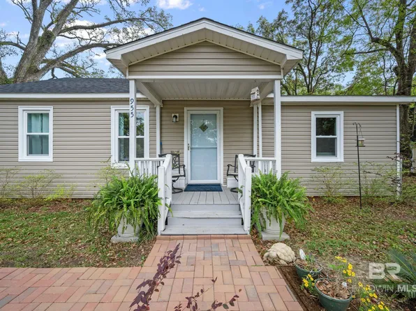 955 Dolive St, Bay Minette, AL 36507