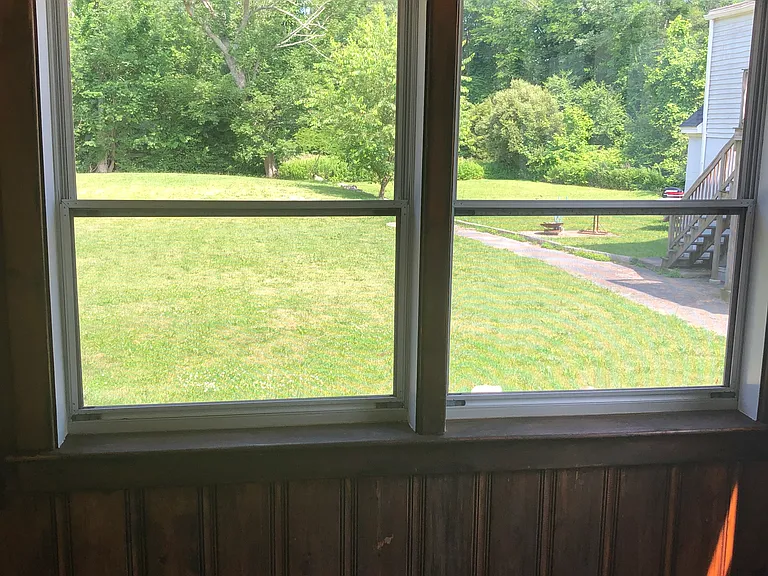 410 Sanford Rd — Photo 24