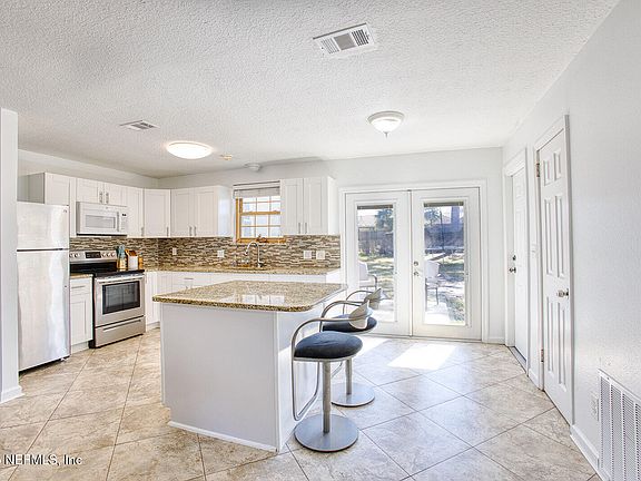 5th image of 1564 GANO Avenue