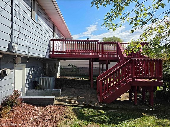 3rd image of 15712 Mendota Ave
