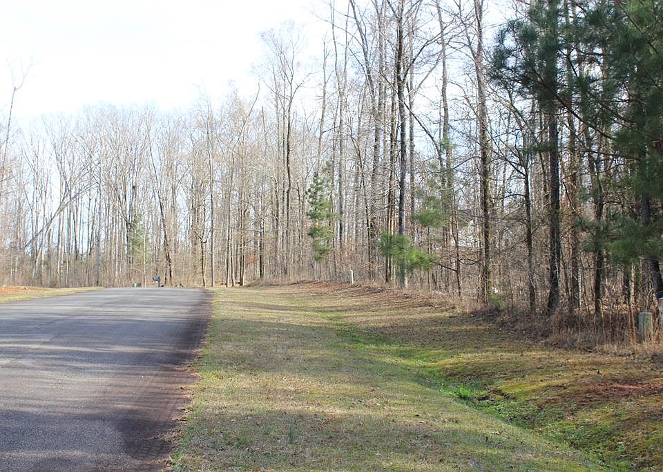 1st image of 214 Willow Lake Ct