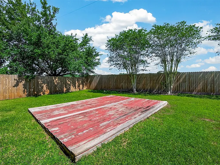 19710 Twin Canyon Ct — Photo 32
