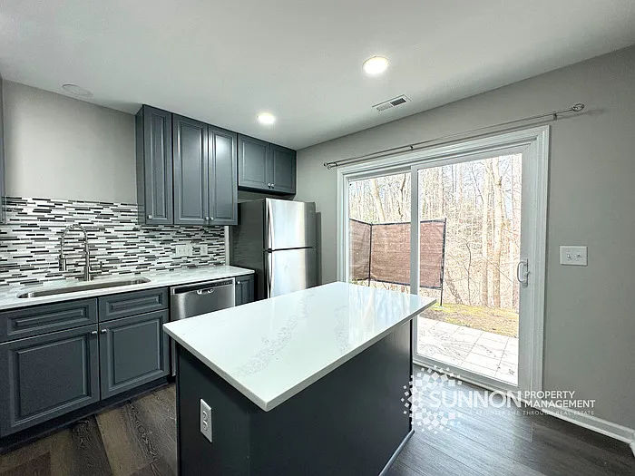 9103 Exbury Ct — Photo 6