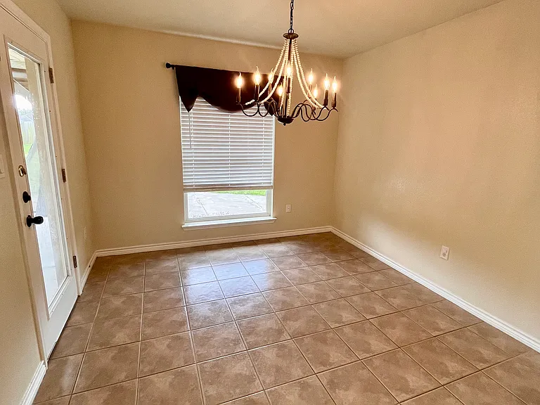 5415 Westmeadow Ln — Photo 4