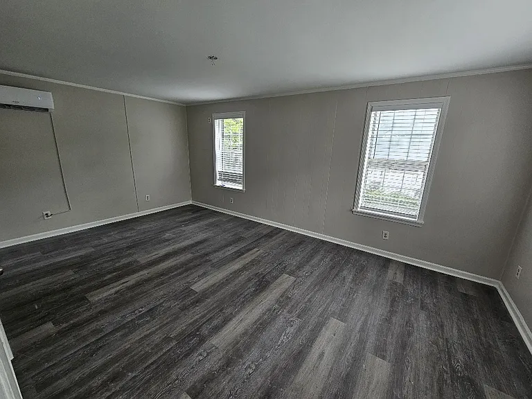 211 Oak St #2 — Photo 9
