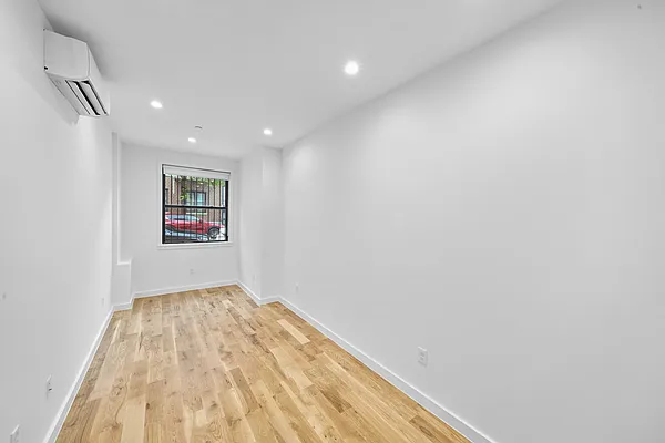 Rented by Nooklyn NYC LLC | media 9