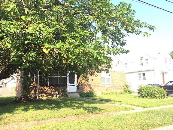 4th image of 1761 46th St