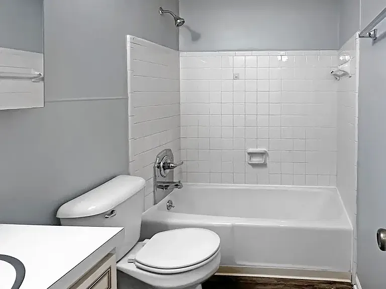 2069 Andrew St SE #4 — Photo 2