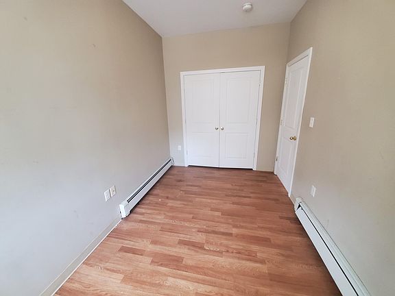 2nd image of 215 Saratoga St #1