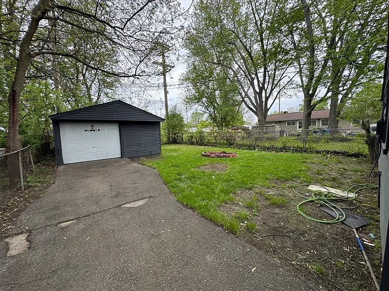 30247 Glenwood St — Photo 4