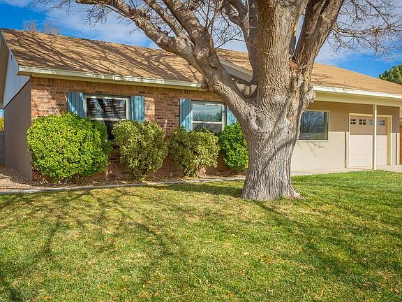 3rd image of 407 Hermosa Dr