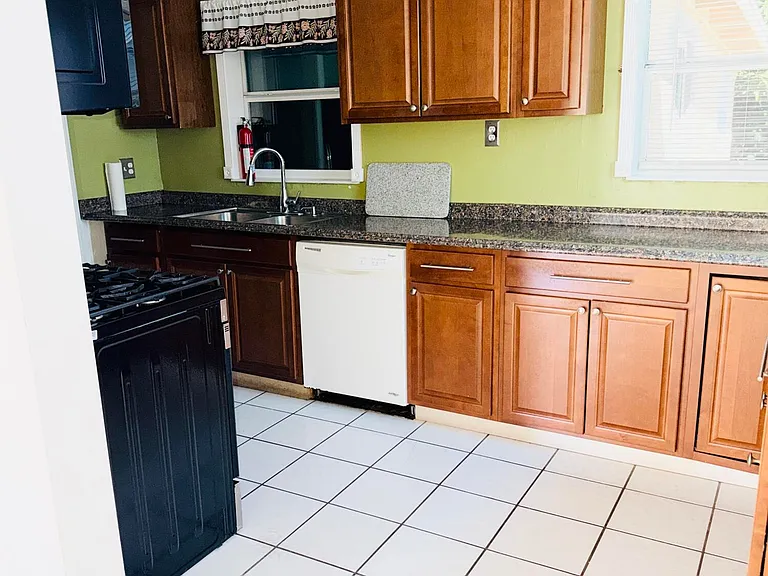5755 Winfield Blvd — Photo 4