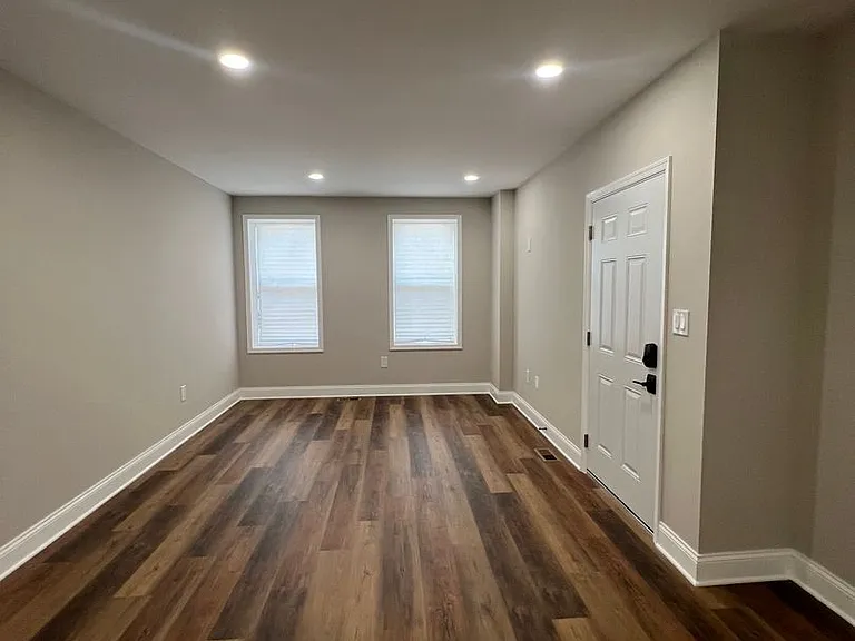 615 N Calhoun St — Photo 4