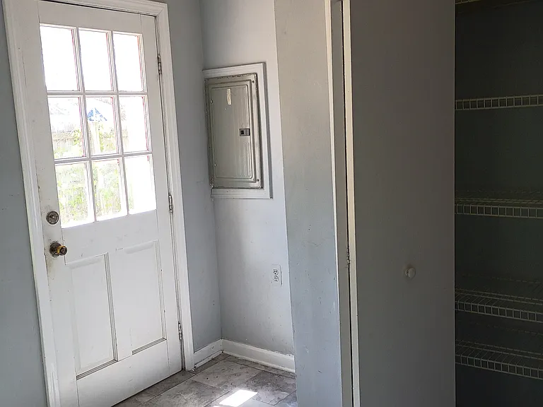 9005 Deering St — Photo 10