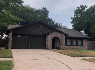 16342 Autumn Wind Dr, Houston, TX 77090