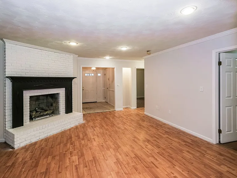 6919 Taylor Manor Ave — Photo 3