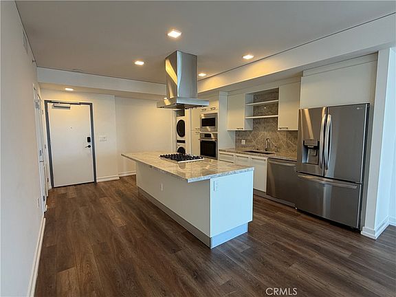 5th image of 9 Macarthur Pl Unit 904