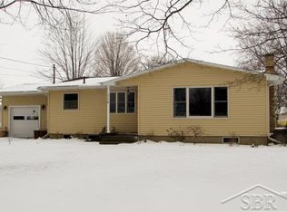 716 Nietling St, Chesaning, MI 48616