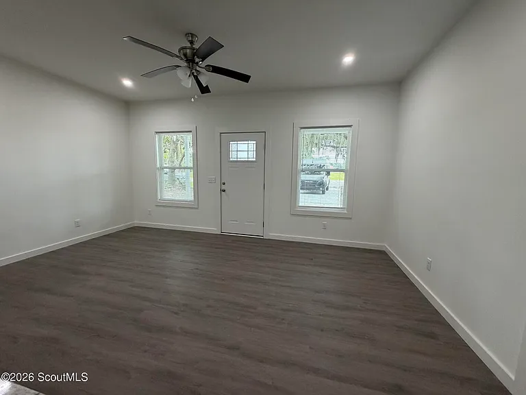 656 Ridge Rd — Photo 5