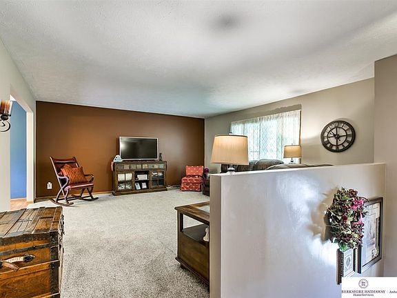 5th image of 703 Matthies Dr