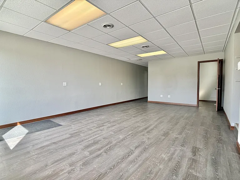 702 E Main St #101 — Photo 3