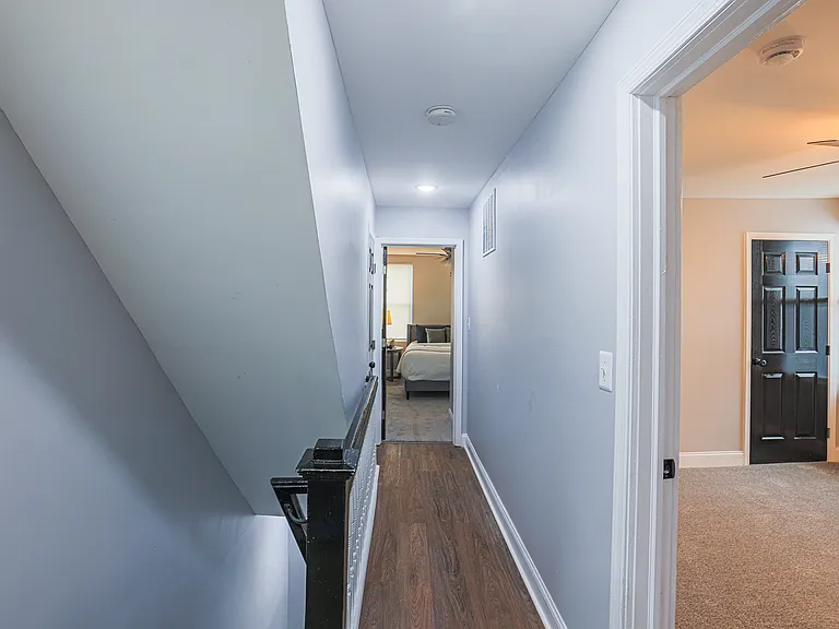 9 Glenmore Ave — Photo 42
