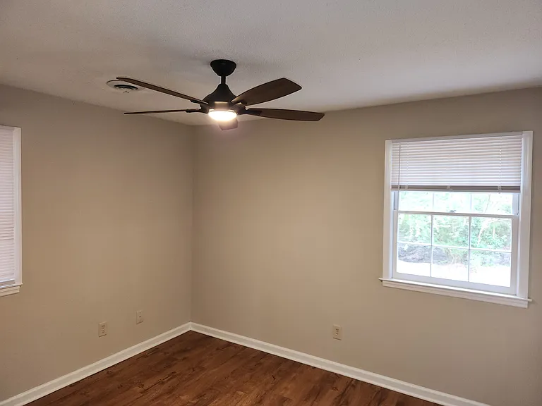 502 Millhouse Rd — Photo 17