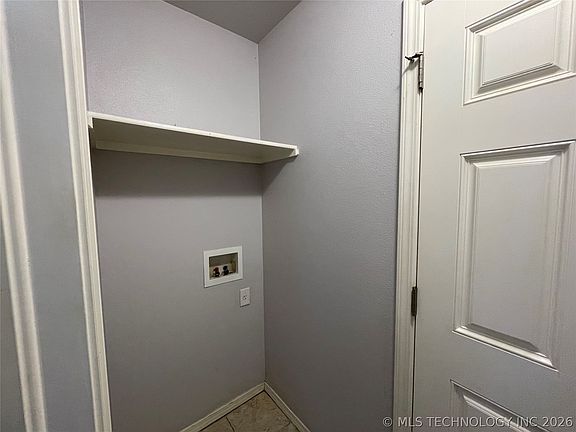 4th image of 3508 E Gillette St