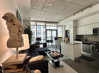 399 Adelaide St W #217, Toronto, ON M5V 1S1