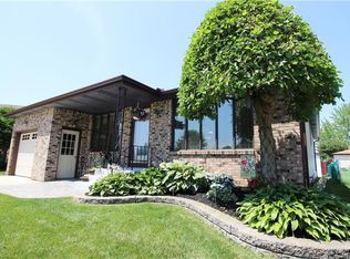 8 Knollwood Dr, Cheektowaga, NY 14227