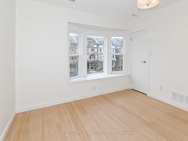 113 Woodbine Ave #UPPER — Photo 12