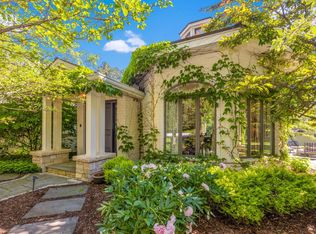 11352 N Shorecliff Ln, Mequon, WI 53092
