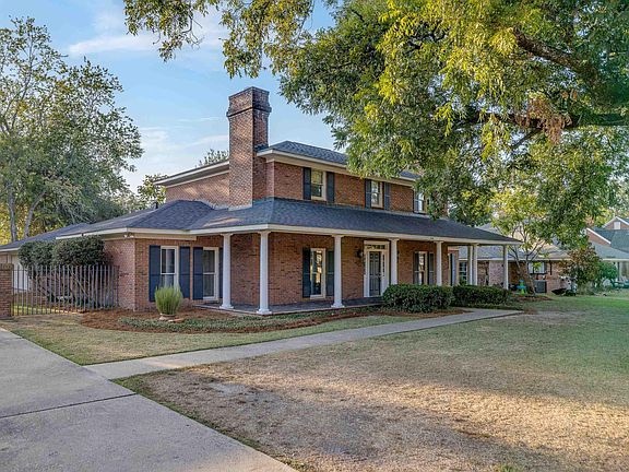 3rd image of 3109 Claiborne Cir