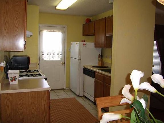5th image of 16333 Edgemere Dr