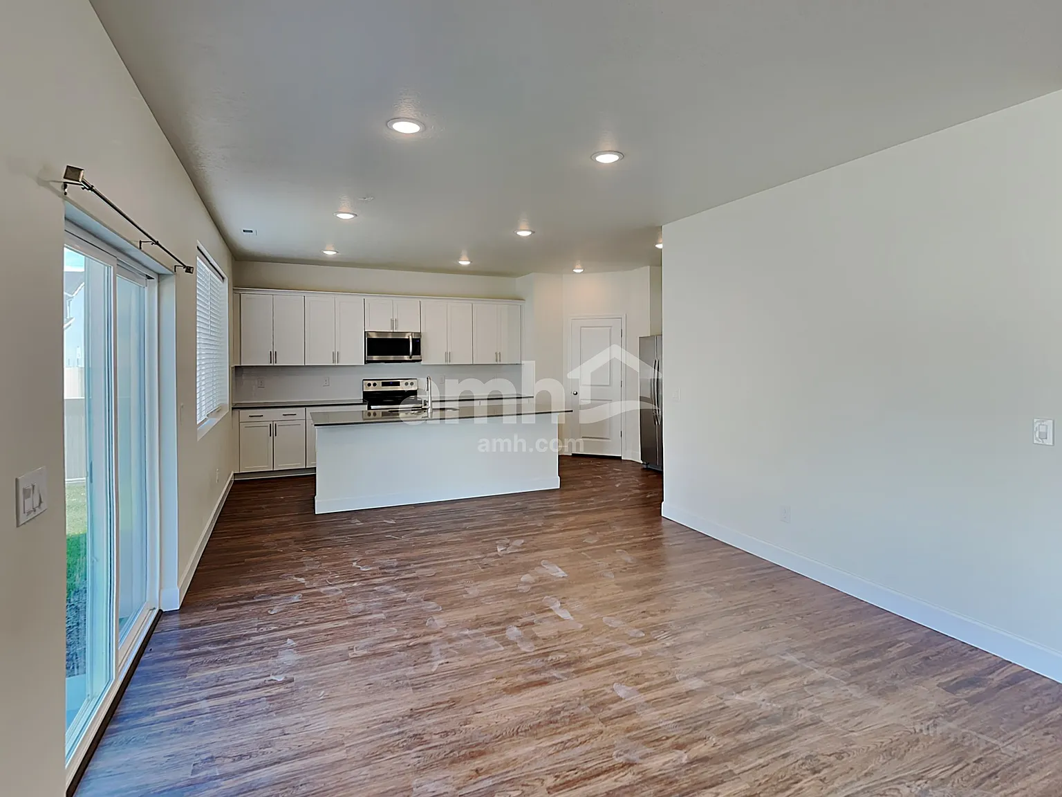 6 bed, 4.0 bath, 2942 sqft, $2,750 — Photo 4