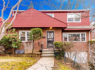 118 Hart Ave, Yonkers, NY 10704