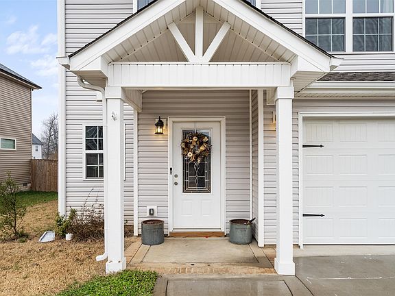 3rd image of 558 Medallion Cir