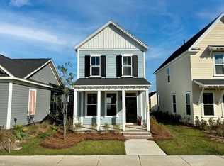 682 Blueway Ave, Summerville, SC 29486