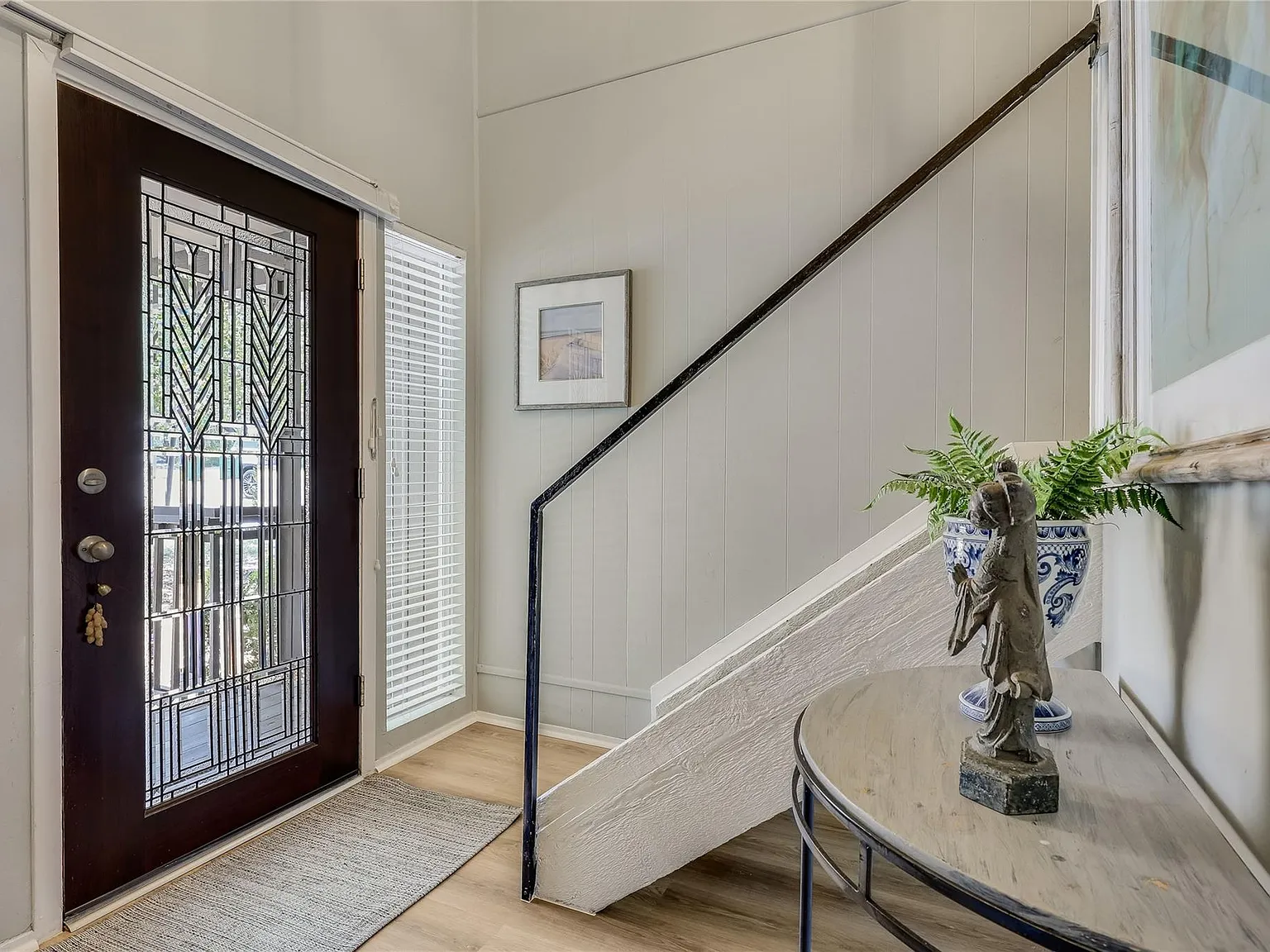 3 bed, 2.0 bath, 1608 sqft, $2,100 — Photo 4